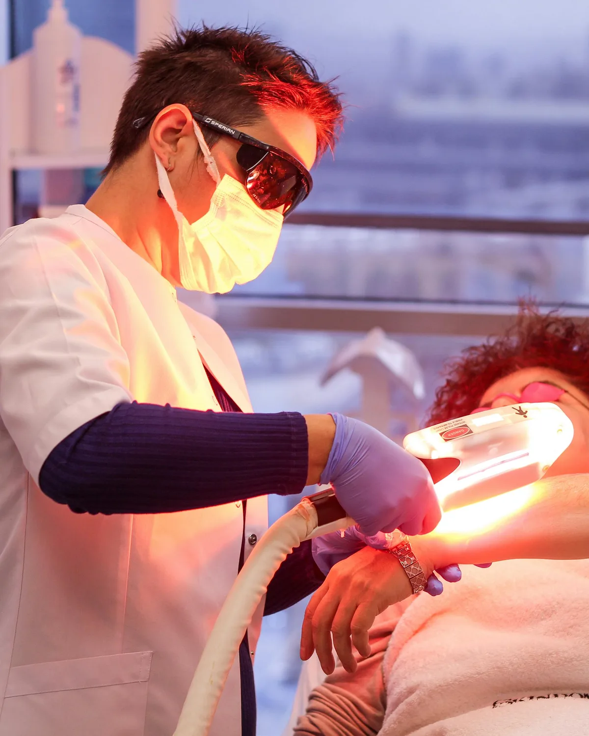 Carbon Laser Whitening
